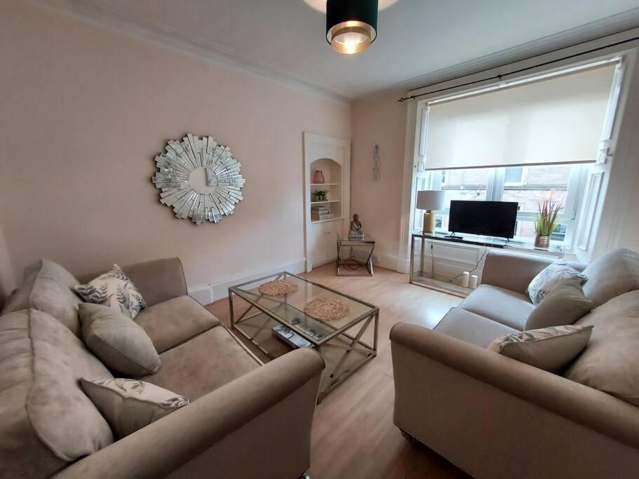 Lovely 2 Bedroom Apartment In The Centre Of Hawick Luaran gambar